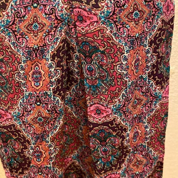 Blush Noir Sleeveless Tank Top - Picture 4 of 10
